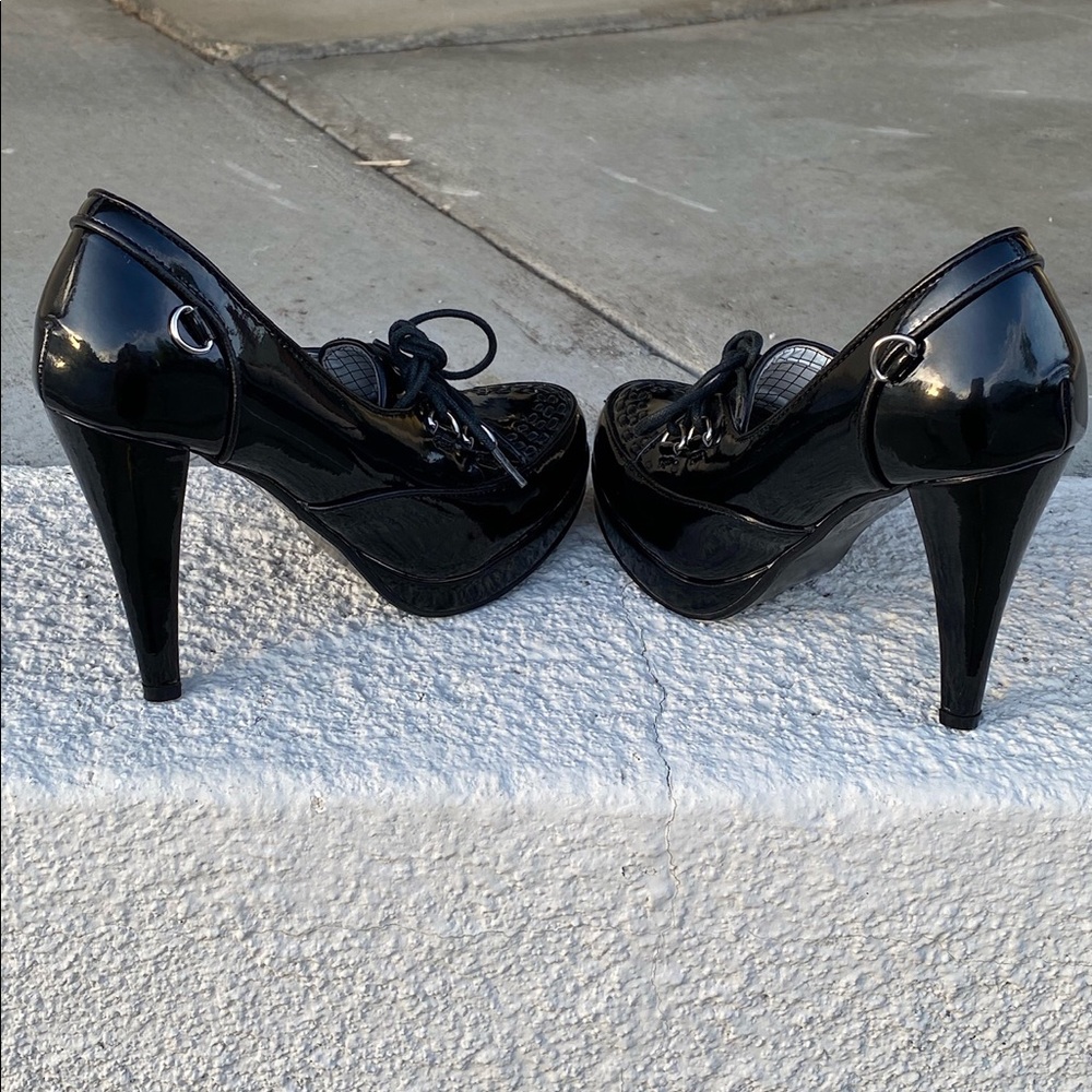 T.U.K. Gorgeous Black Lace Up Pumps Heel Shoes SZ5 - Picture 8 of 16
